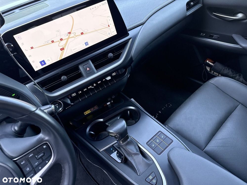 Lexus UX - 23