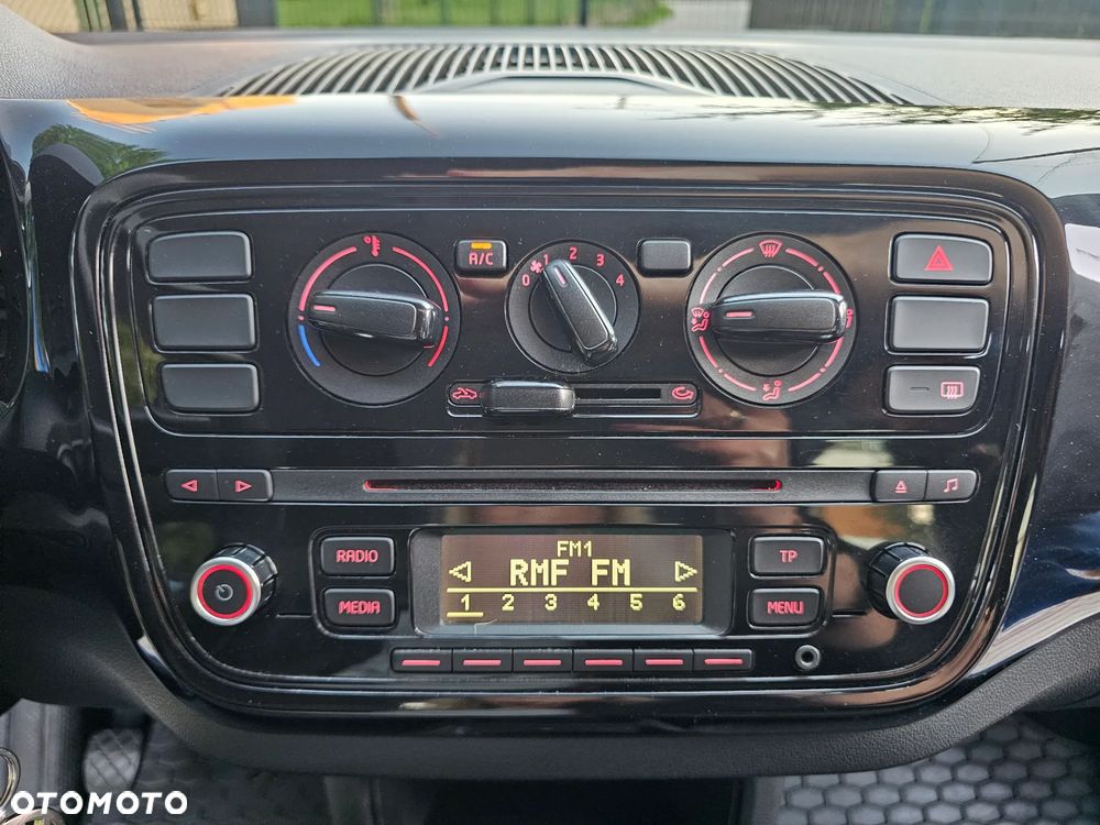 Volkswagen up! 1.0 move - 17