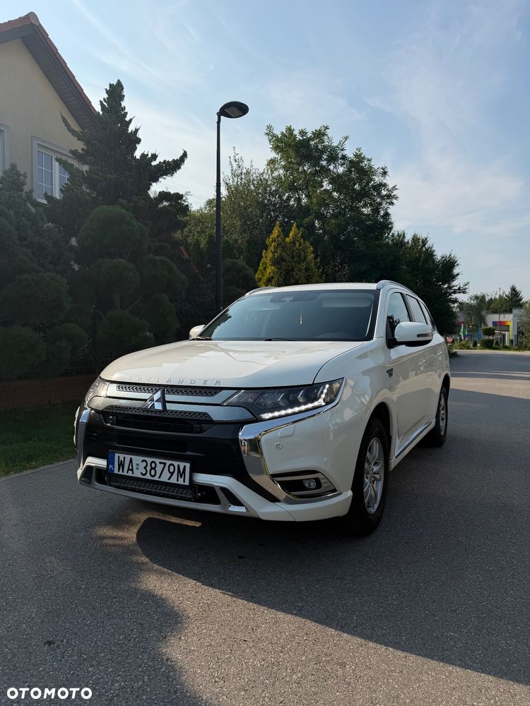 Mitsubishi Outlander - 1