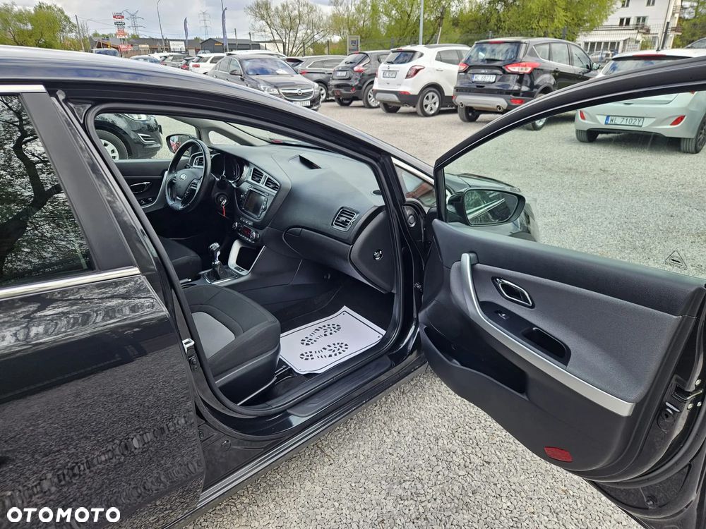 Kia Ceed 1.4 CVVT Dream Team Edition - 32