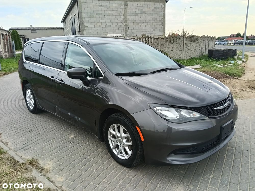Chrysler Pacifica - 3