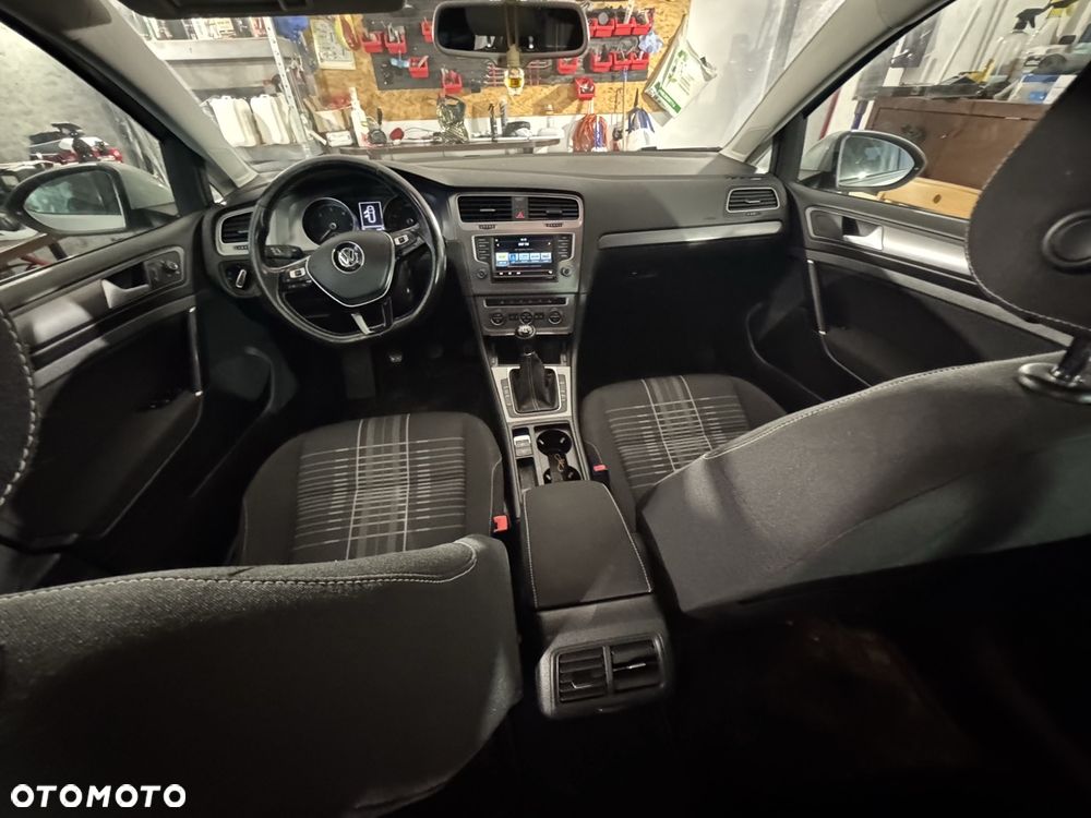 Volkswagen Golf 1.6 TDI BlueMotion Comfortline - 16