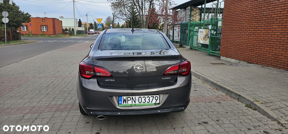 Opel Astra 1.4 T Cosmo - 4