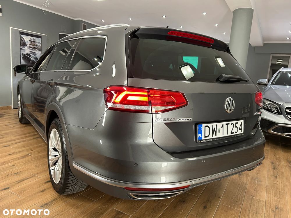 Volkswagen Passat - 32
