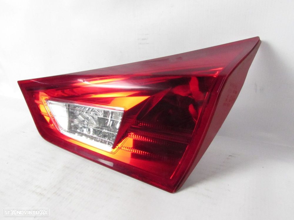 Farolim da mala Direito Seminovo/ Original TOYOTA AURIS (_E18_) 8158102460 - 3