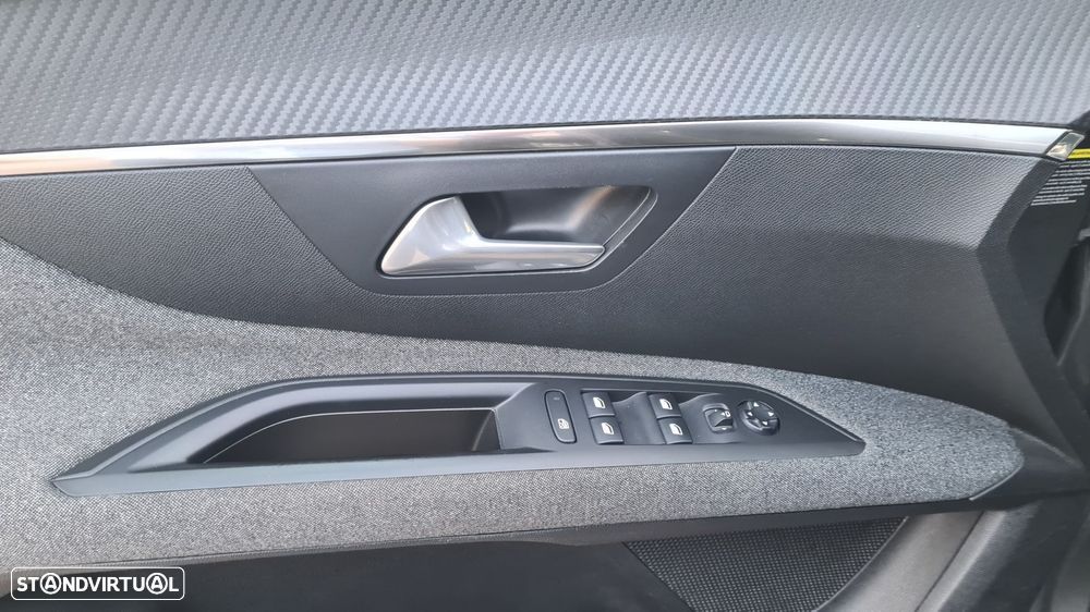 Peugeot 5008 - 8