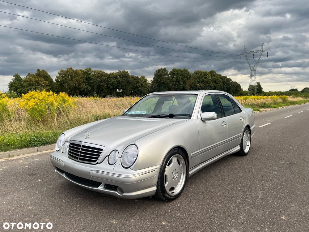 Mercedes-Benz Klasa E 55 AMG - 4