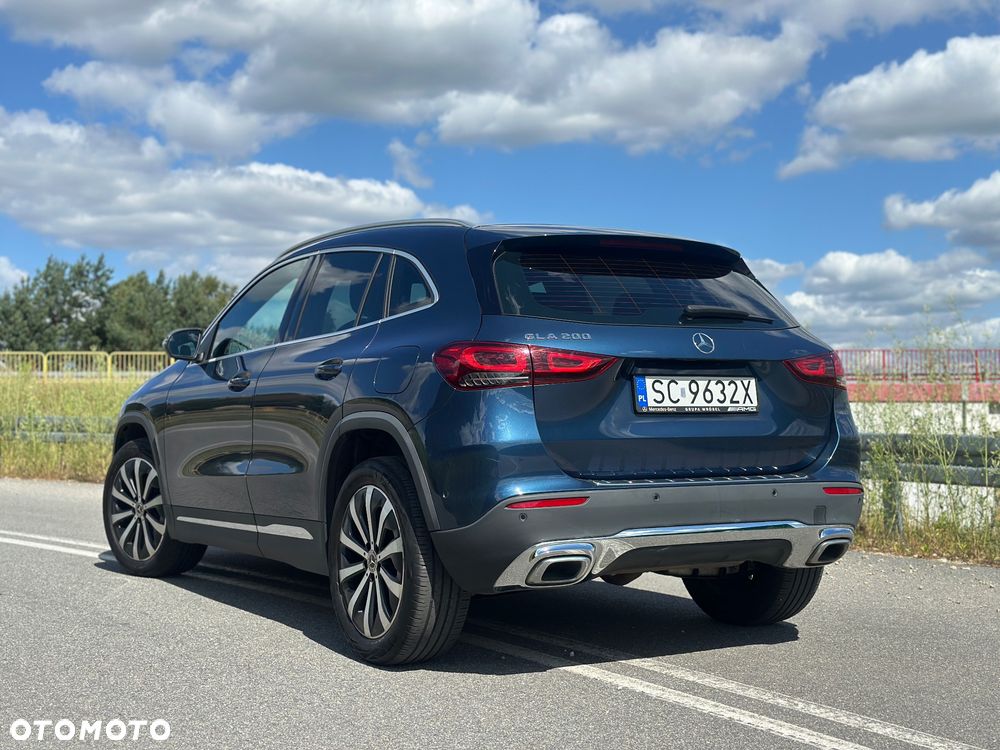 Mercedes-Benz GLA 200 Business Edition - 4