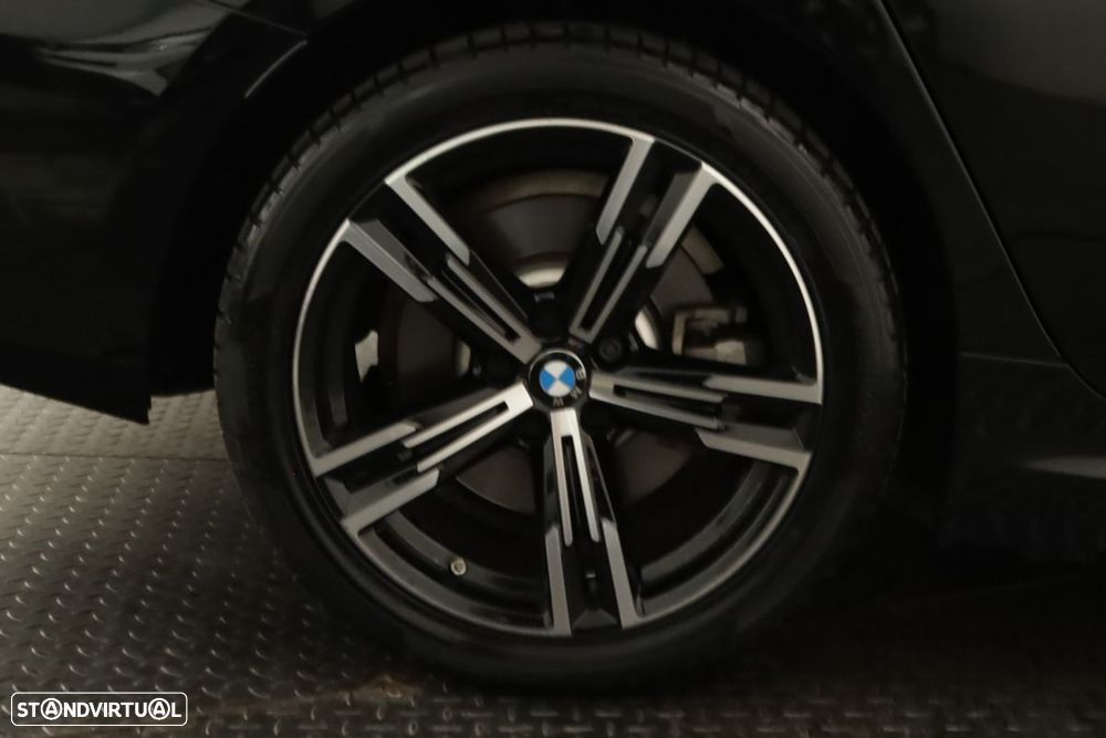 BMW 330 e Edição Desportiva M Auto - 5