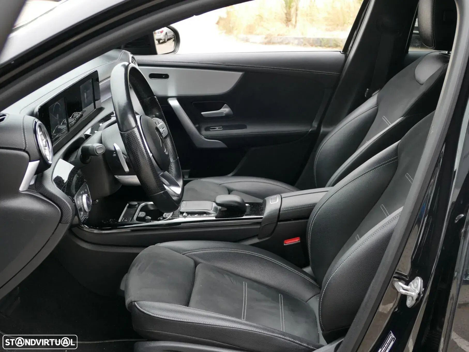 Mercedes-Benz A 250 Limousine e AMG Line - 22