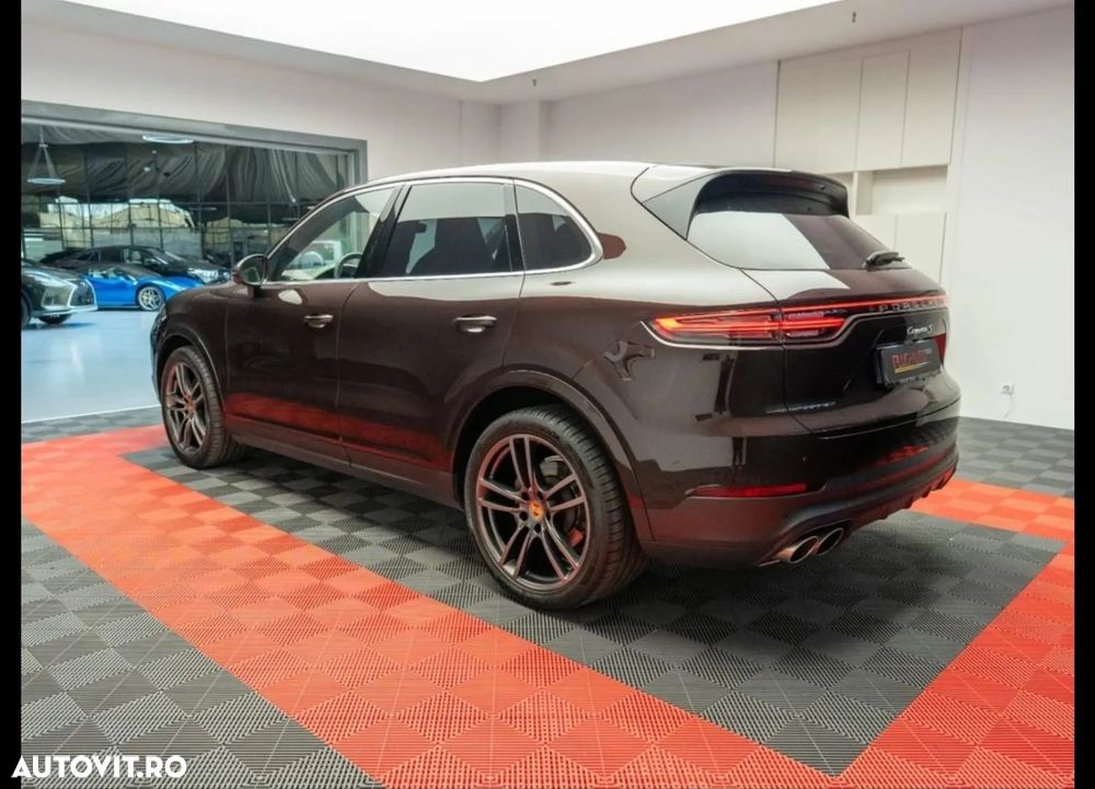Porsche Cayenne S - 9