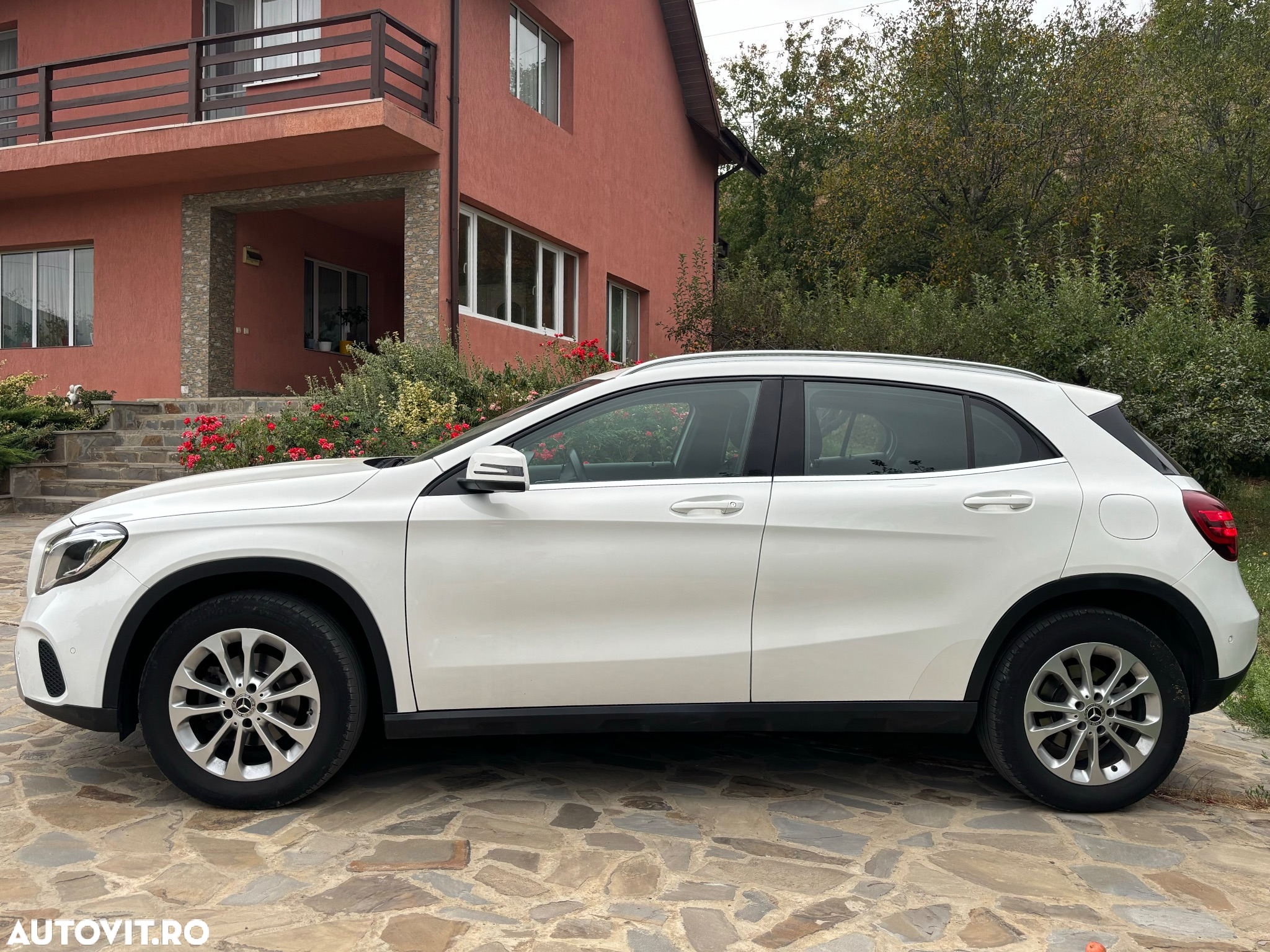 Mercedes-Benz GLA 180 7G-DCT - 7