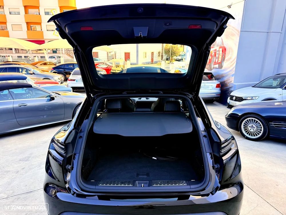 Porsche Macan Electric 4 - 36