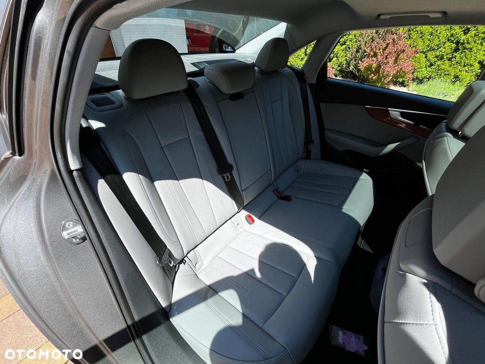 Audi A4 Limousine 40 TFSI quattro S tronic - 14