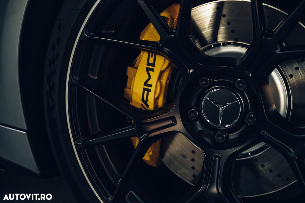 Mercedes-Benz AMG GT - 15