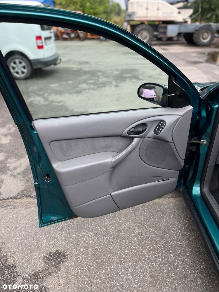 Ford Focus - 15