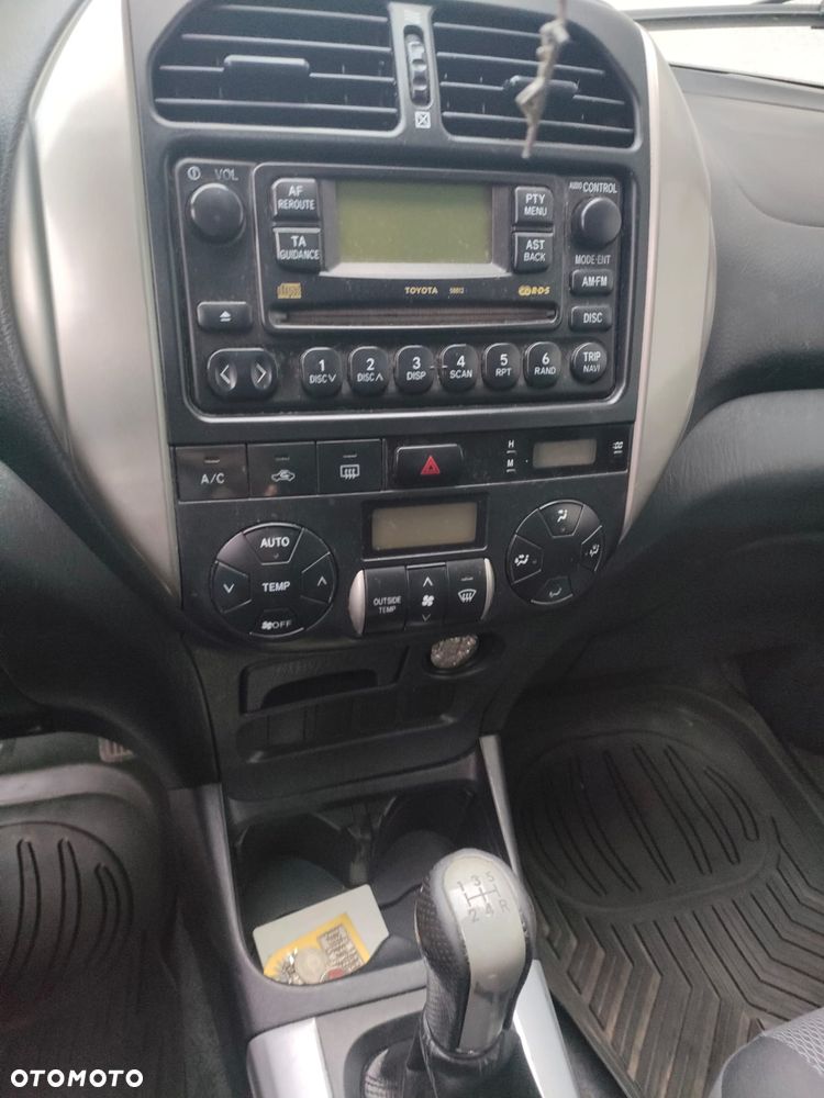 Toyota RAV4 2.0 D-4D 4x4 - 12