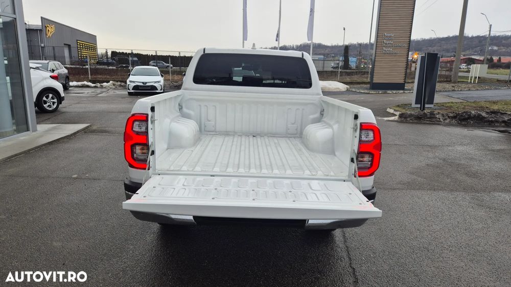 Toyota Hilux 2.8D 204CP 4x4 Double Cab AT Executive - 6