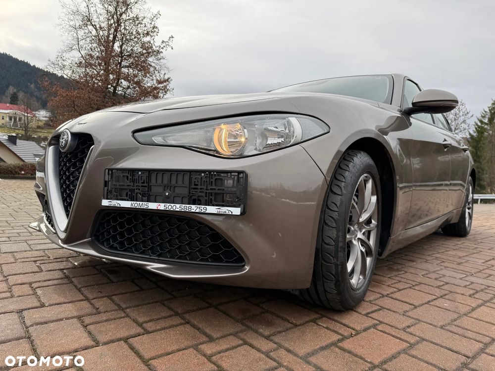 Alfa Romeo Giulia 2.2 - 11