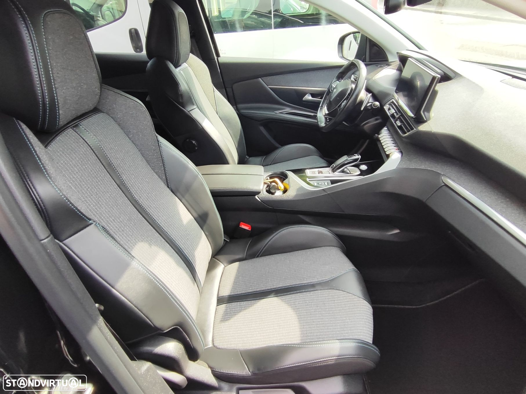 Peugeot 3008 1.5 BlueHDi Allure Pack EAT8 - 12