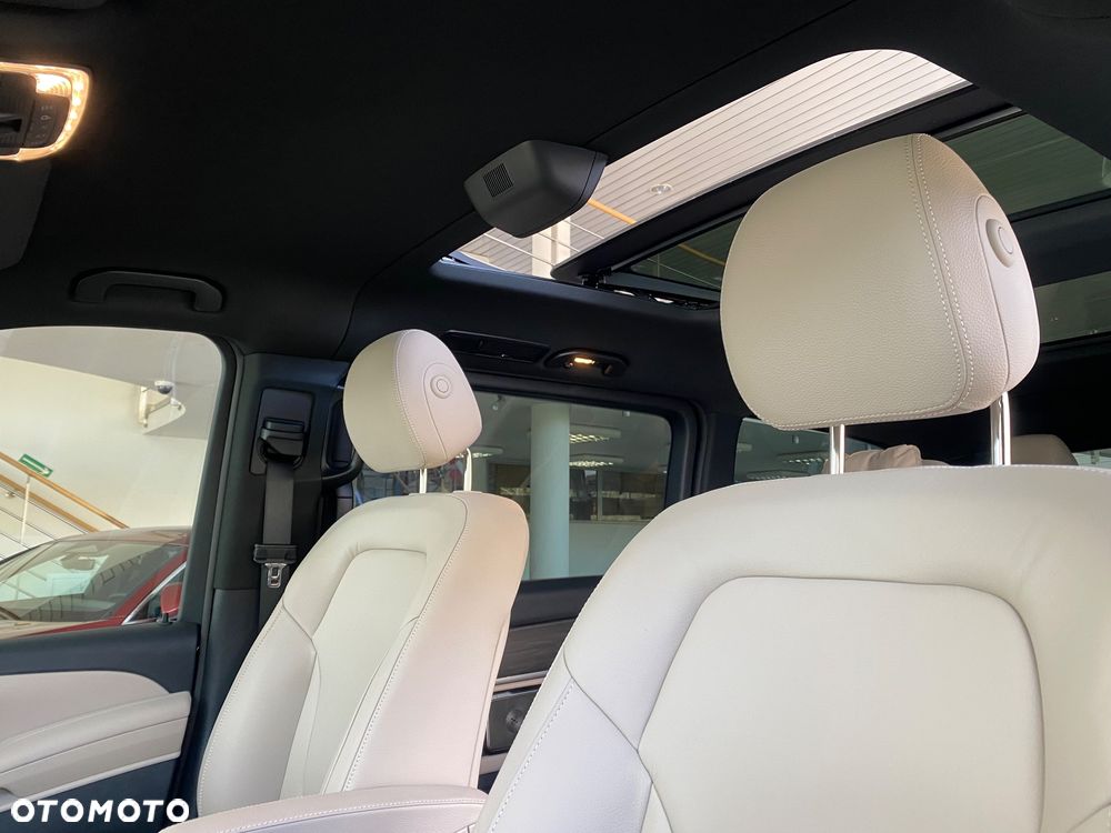 Mercedes-Benz Klasa V - 25