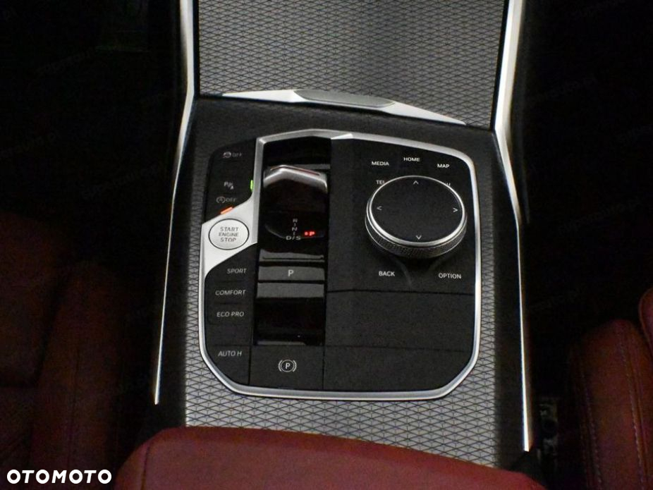 BMW Seria 3 318i M Sport - 13