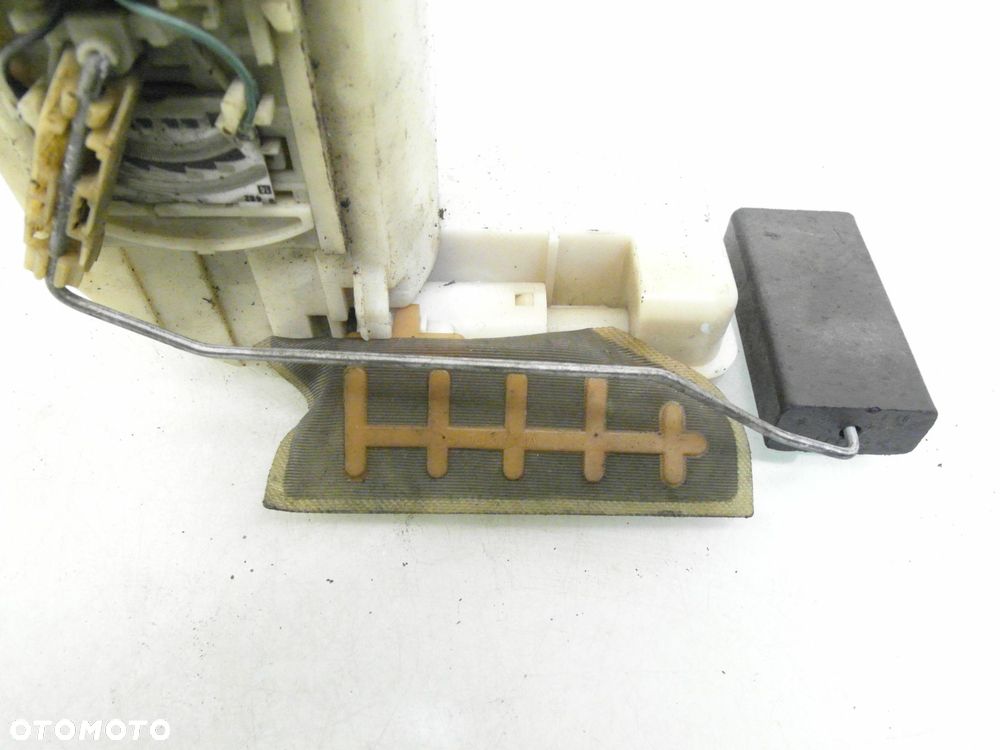 POMPA PALIWA PEUGEOT 106 II 1.1 i - HDZ (TU1M) 9637513680 - 2