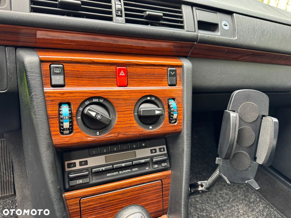 Mercedes-Benz W124 (1984-1993) - 33