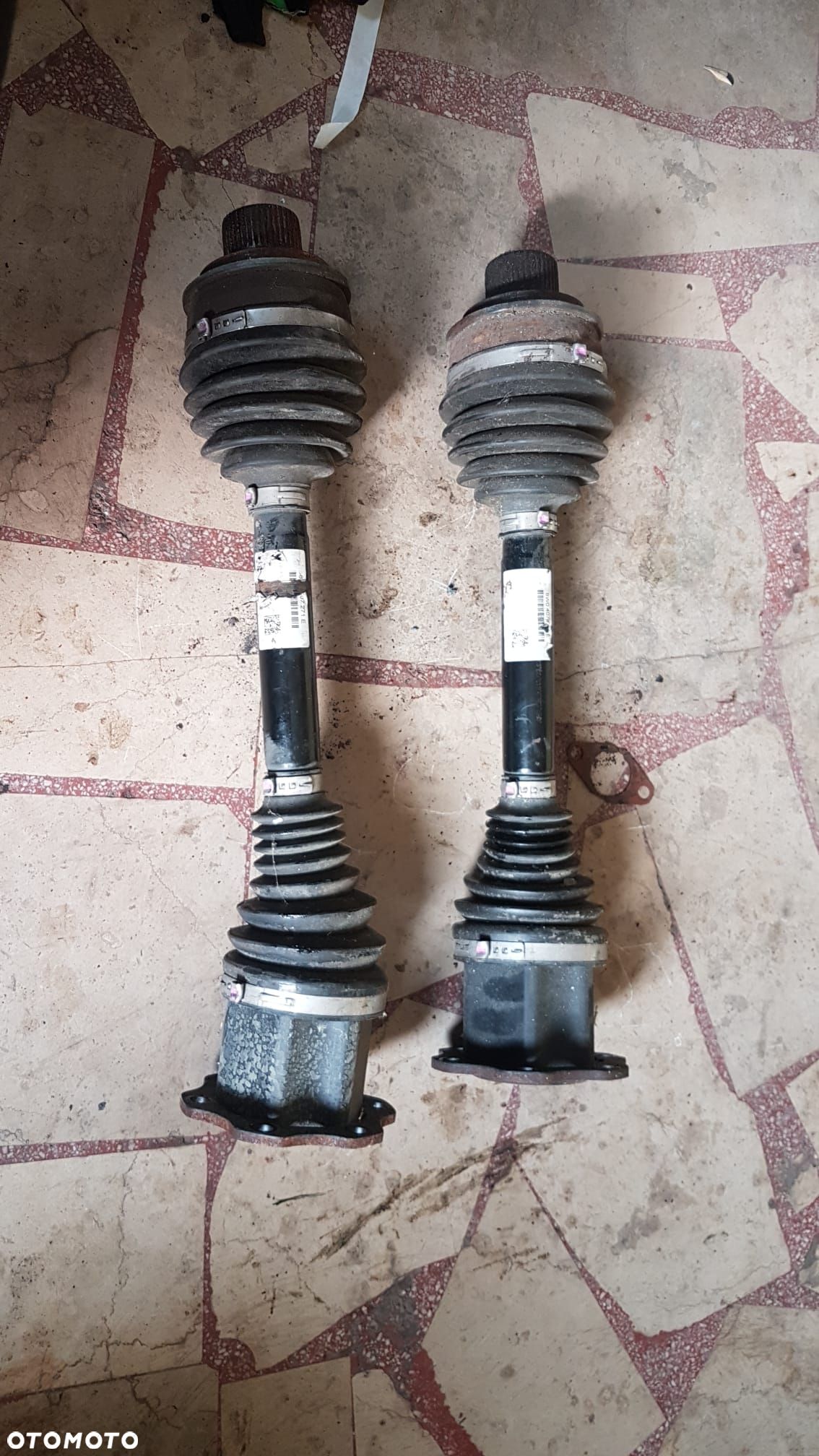 Półoś prawa lewa Audi A4B9 - 1