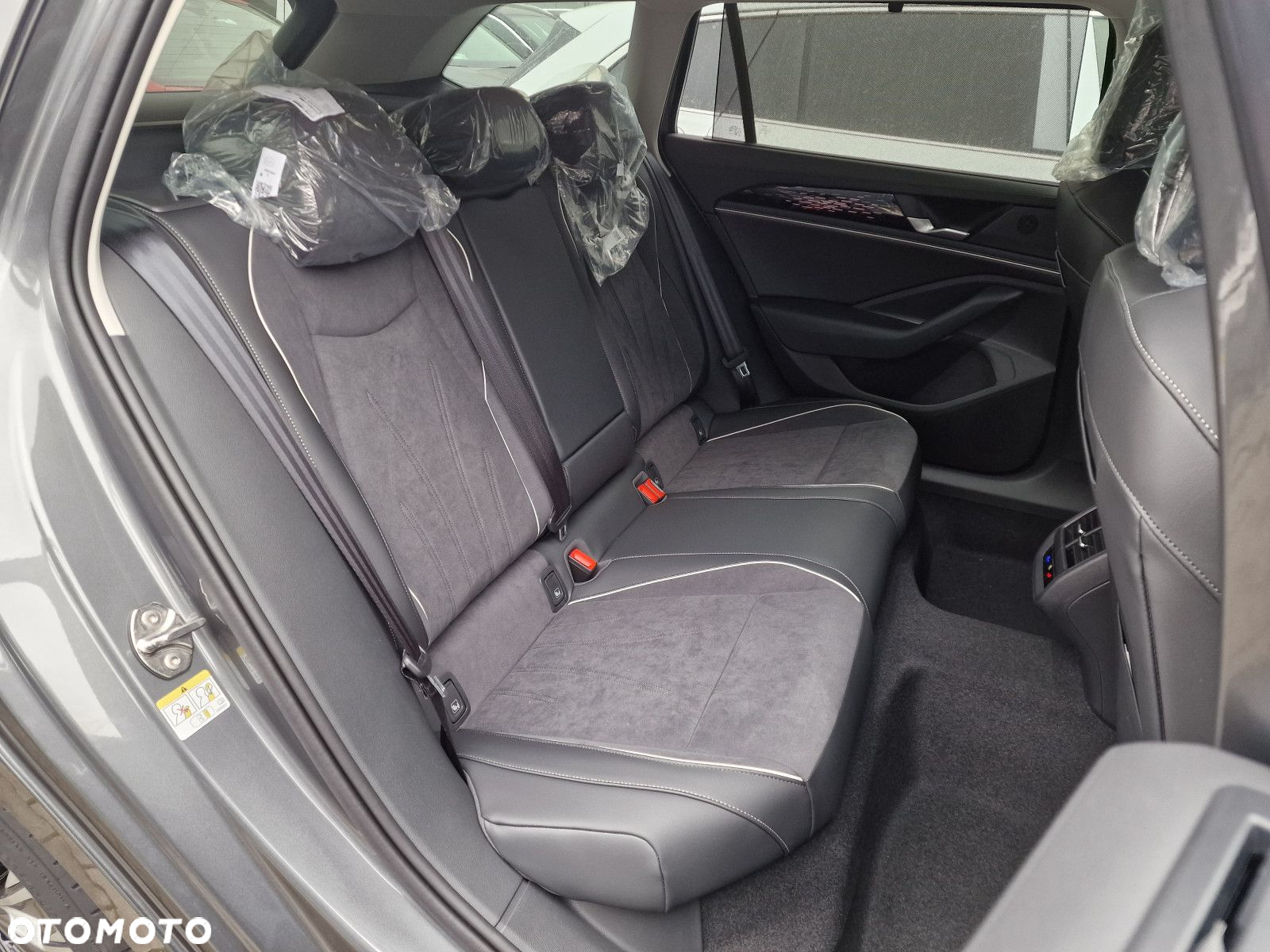 Volkswagen Passat - 13