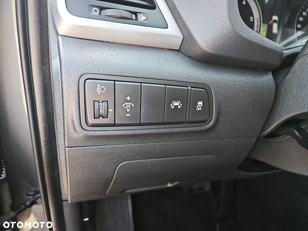 Hyundai Tucson blue 1.7 CRDi 2WD DCT Premium - 18
