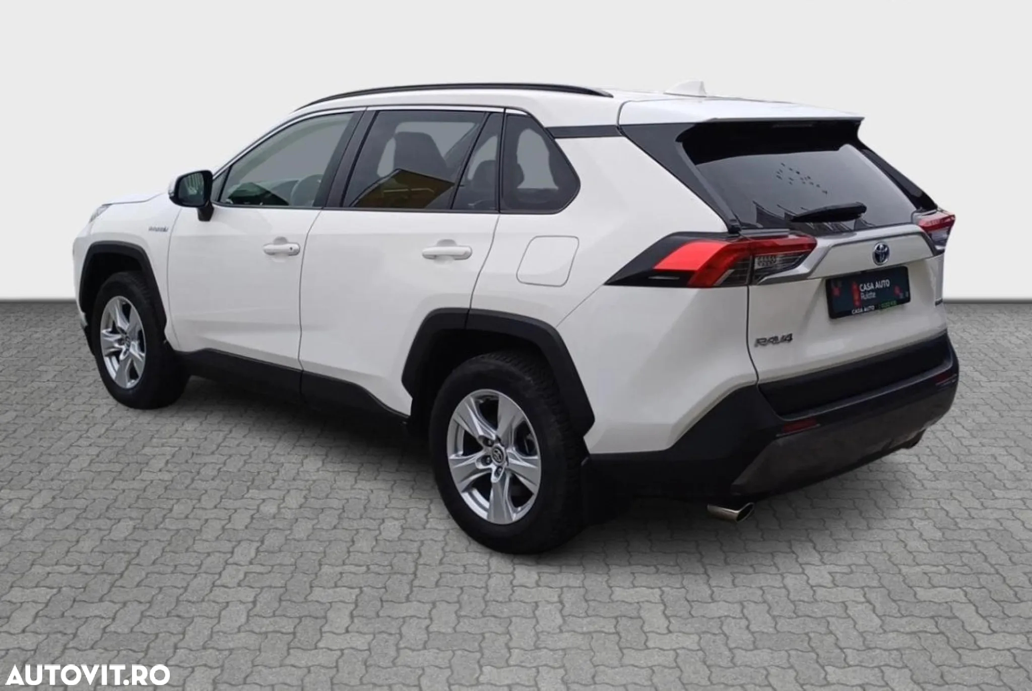 Toyota RAV4 - 8