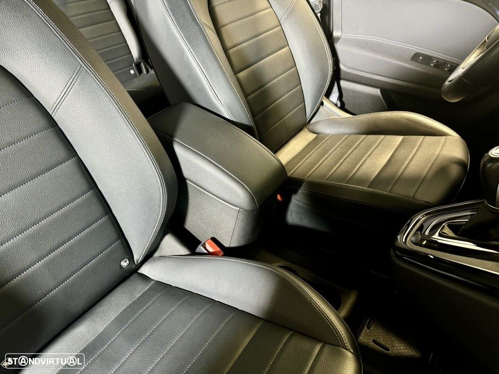 Mercedes-Benz T 180 d — fotografia 36