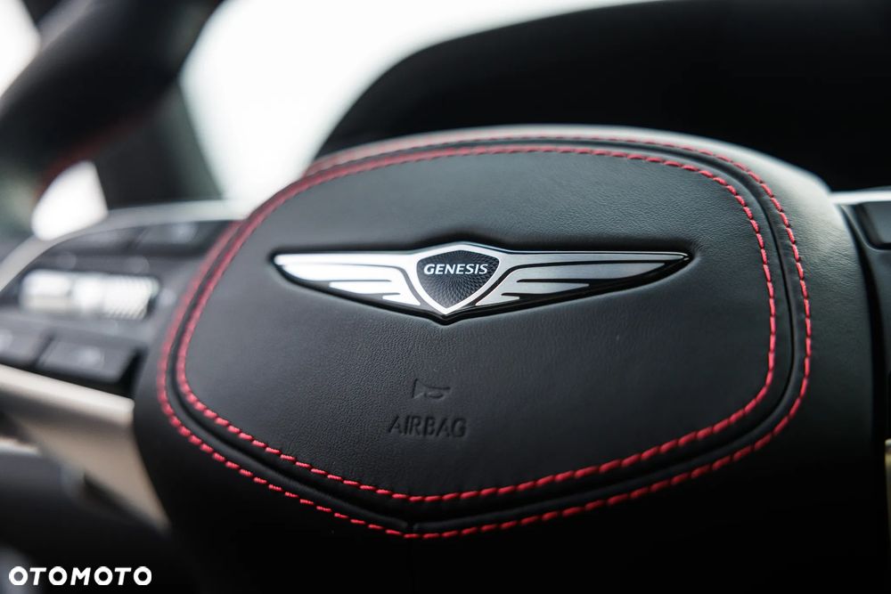 Genesis G70 2.0T Plus AWD 8AT Sport - 11