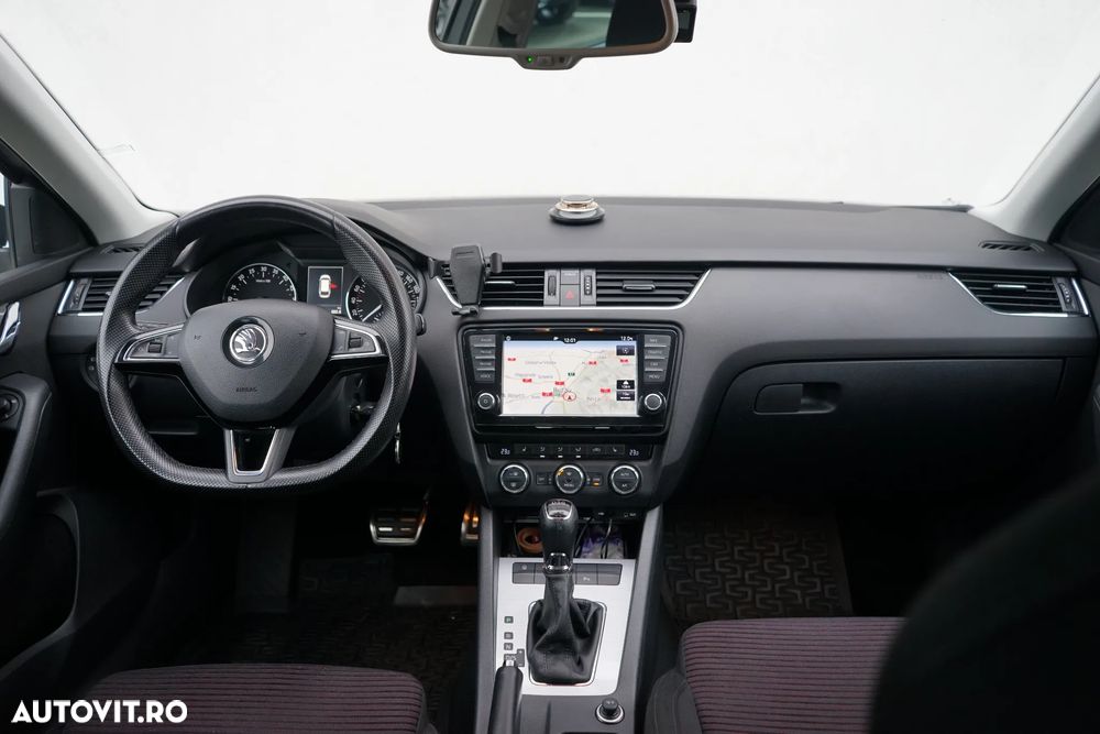 Skoda Octavia 2.0 TDI DSG Style - 23