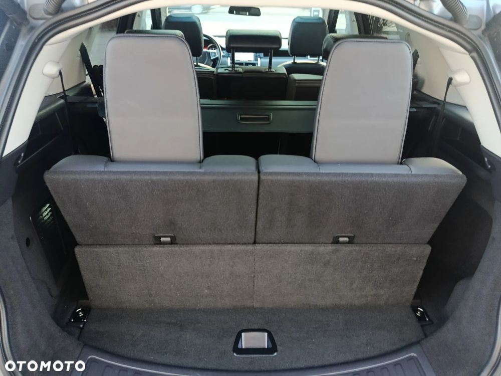 Land Rover Discovery Sport TD4 HSE Luxury - 24