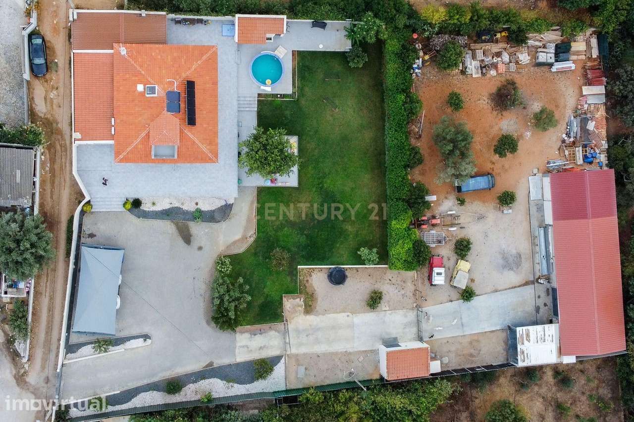 Moradia, 100 m², Santa Bárbara de Nexe - Grande imagem: 4/49