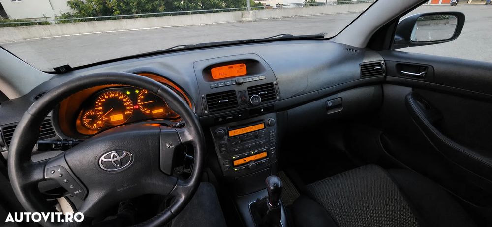 Toyota Avensis 1.8 Sdn. Sol - 13