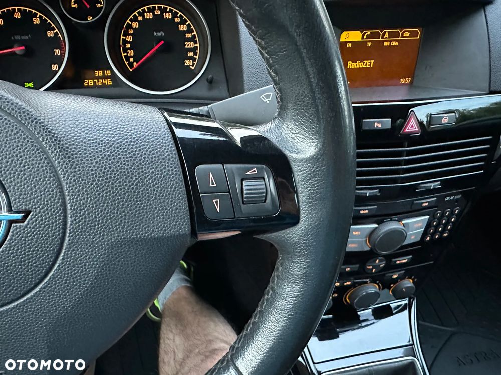 Opel Astra 1.6 Edition 111 Jahre - 8