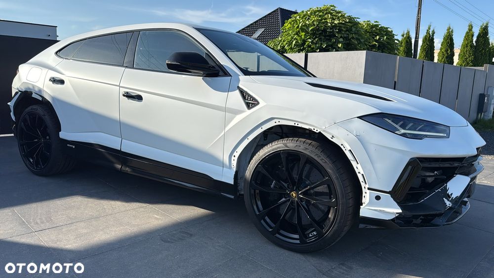 Lamborghini Urus - 10