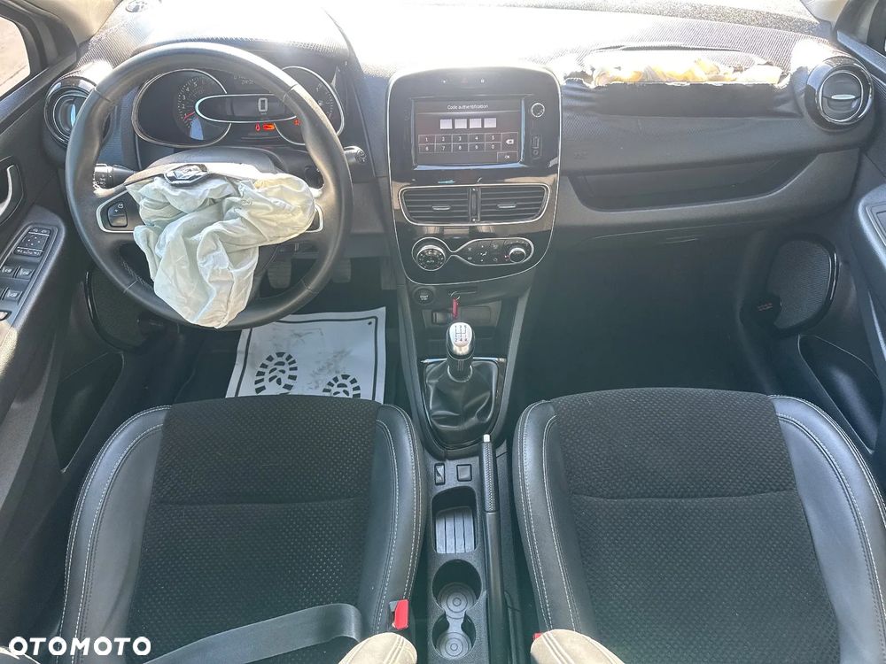 Renault Clio - 23