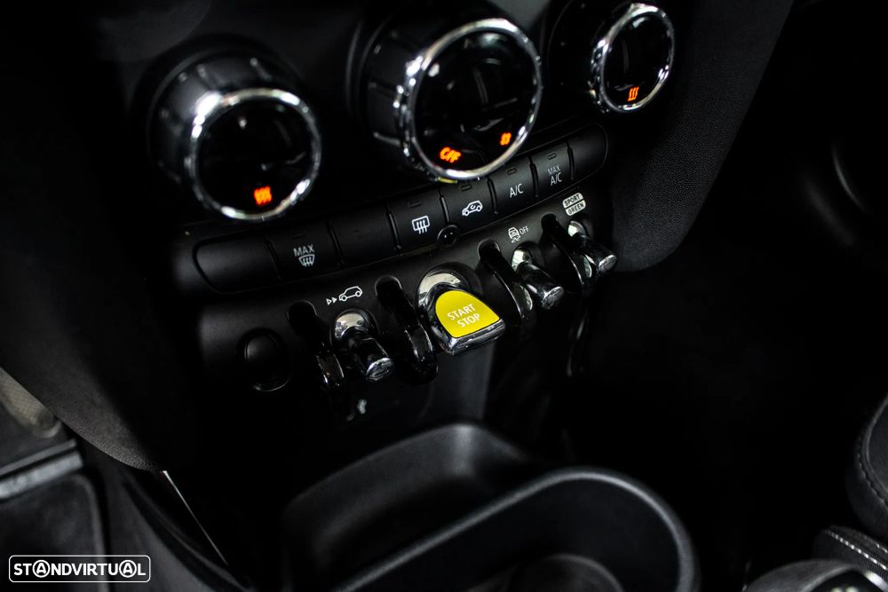 MINI 3 Portas Cooper SE Essential - 19