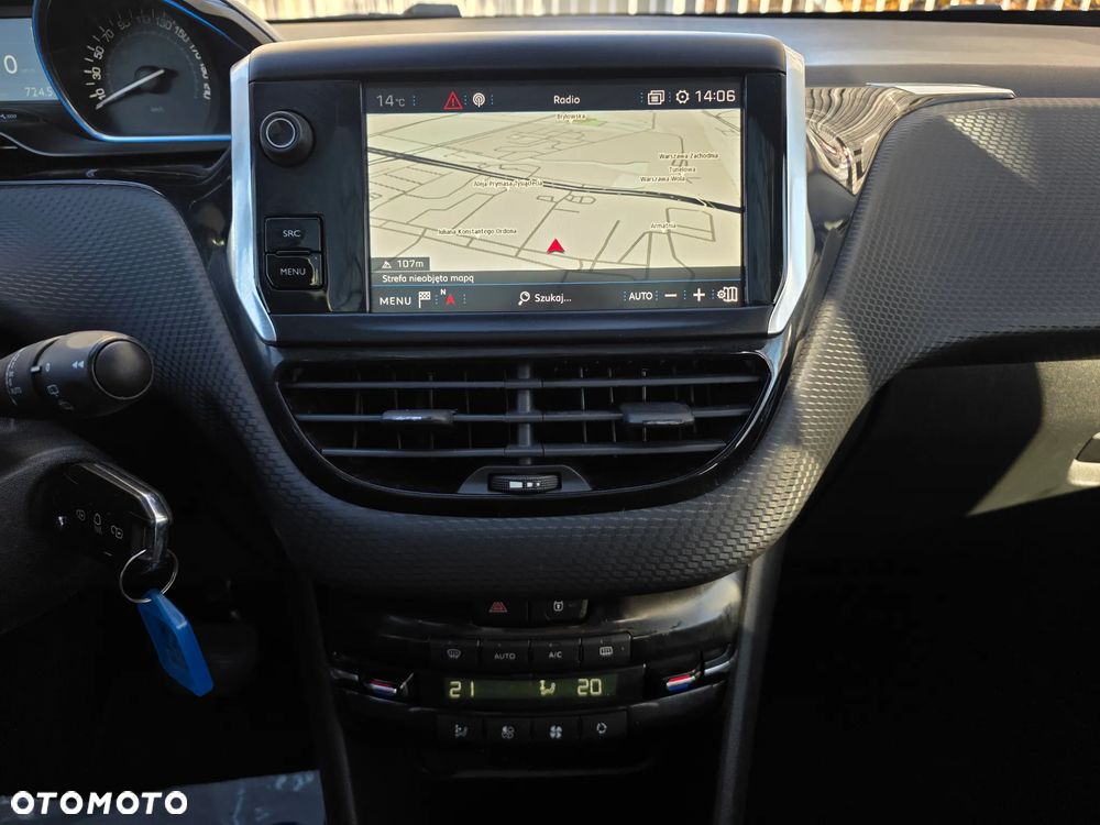 Peugeot 2008 1.2 Pure Tech Style S&S EAT6 - 11