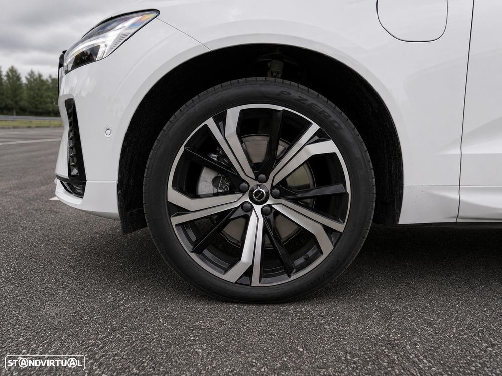 Volvo XC 60 T8 AWD Recharge Plus Black Edition - 24