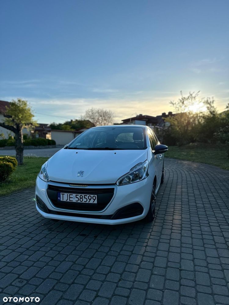 Peugeot 208 - 5