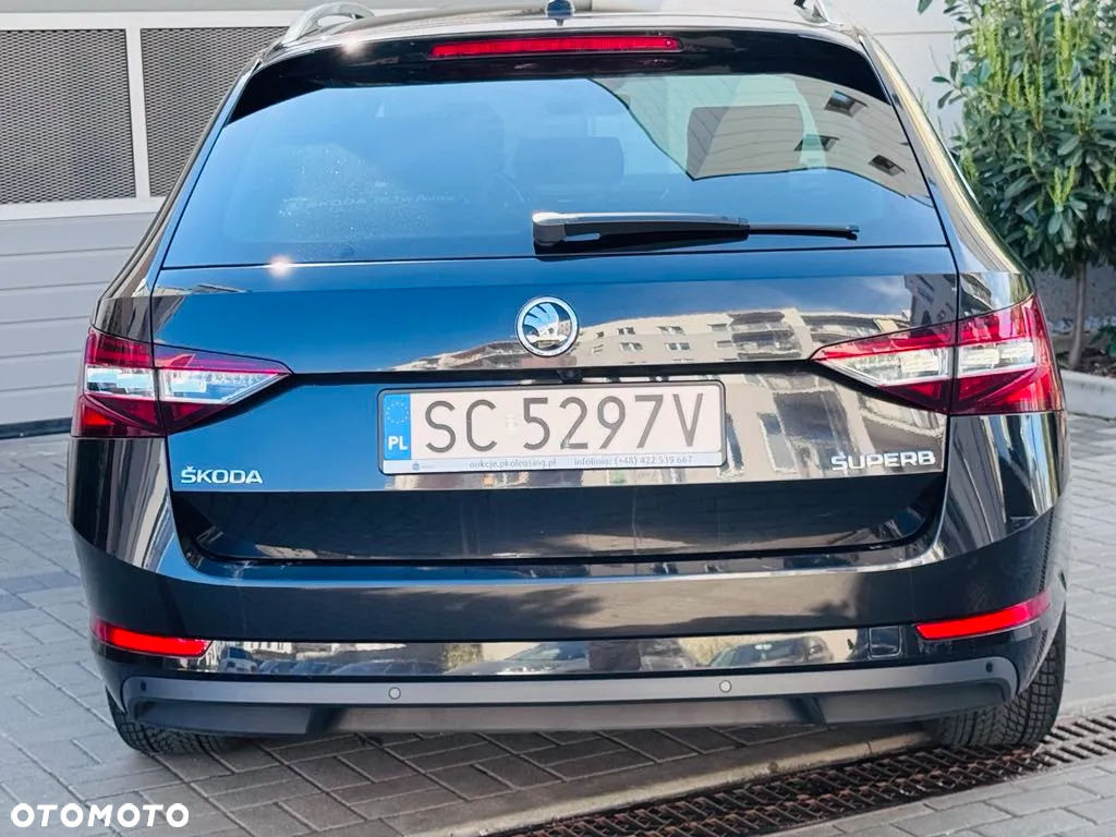 Skoda Superb 2.0 TDI L&K DSG - 11