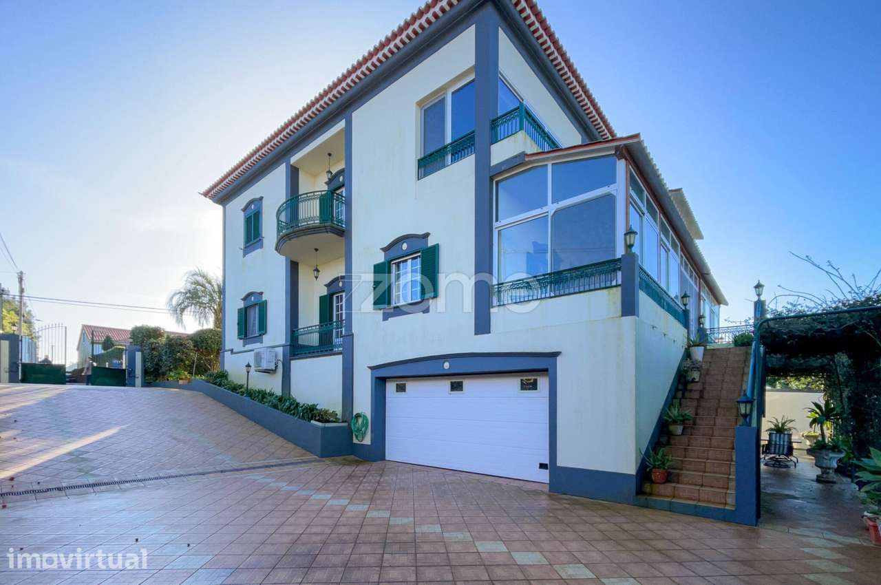 Moradia T4 com Elevador e Jardim – Pico da Pedra - Grande imagem: 4/40