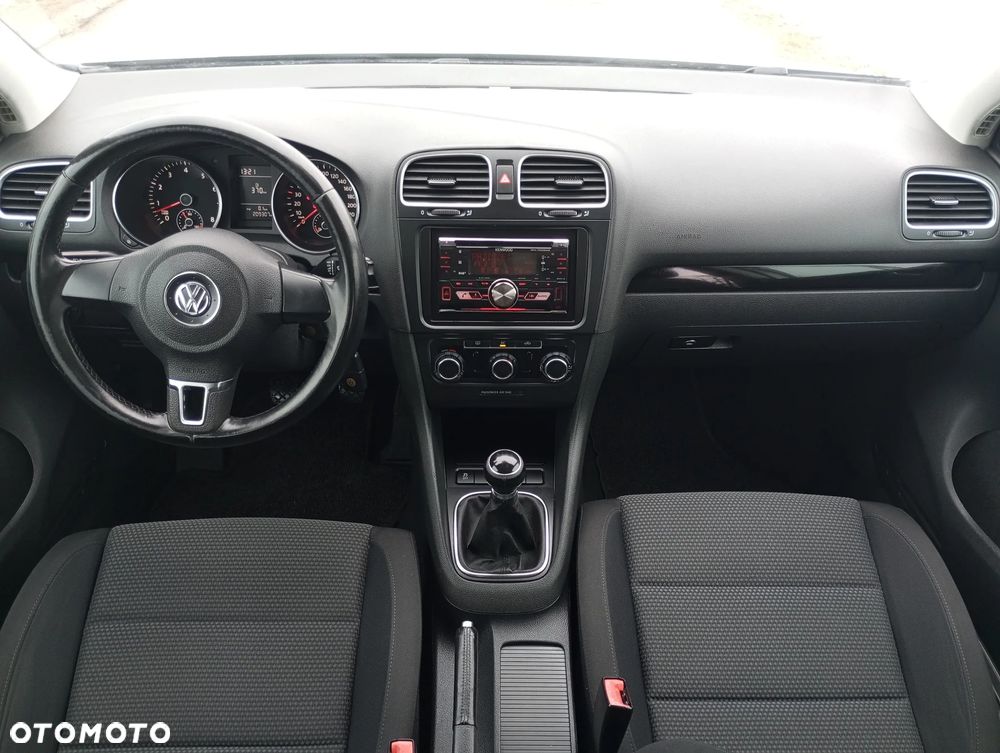 Volkswagen Golf - 6