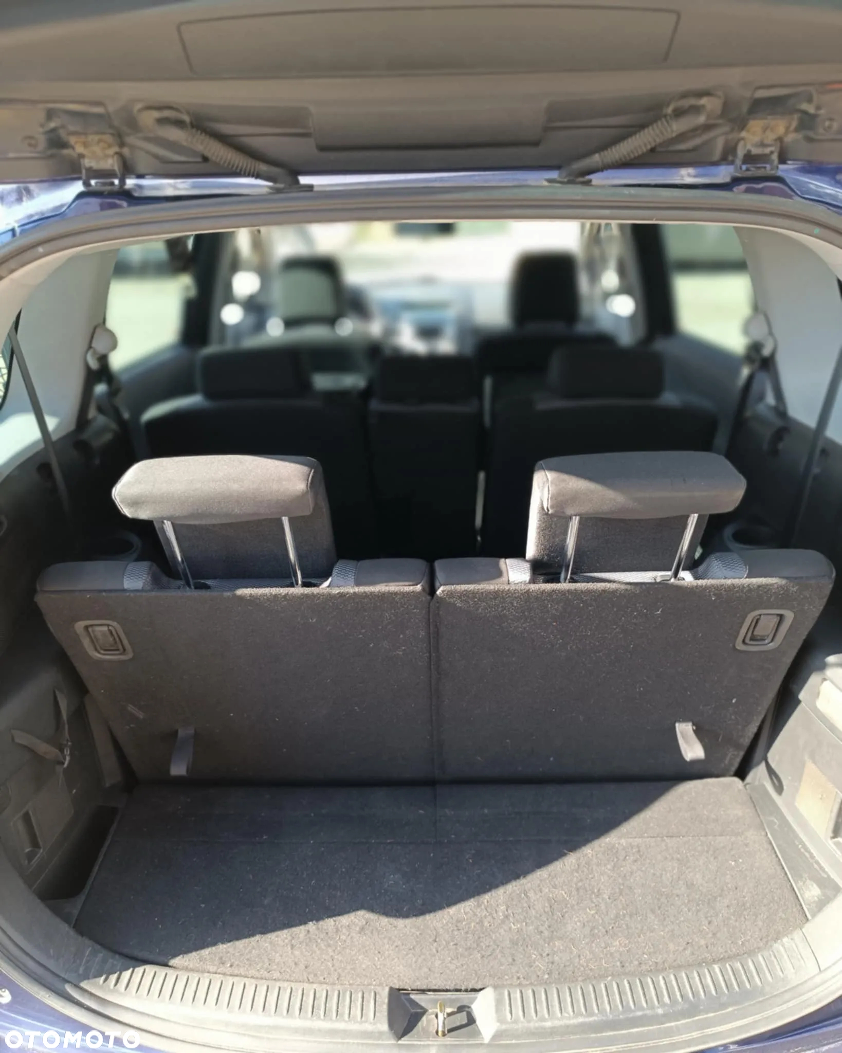 Mazda 5 - 11
