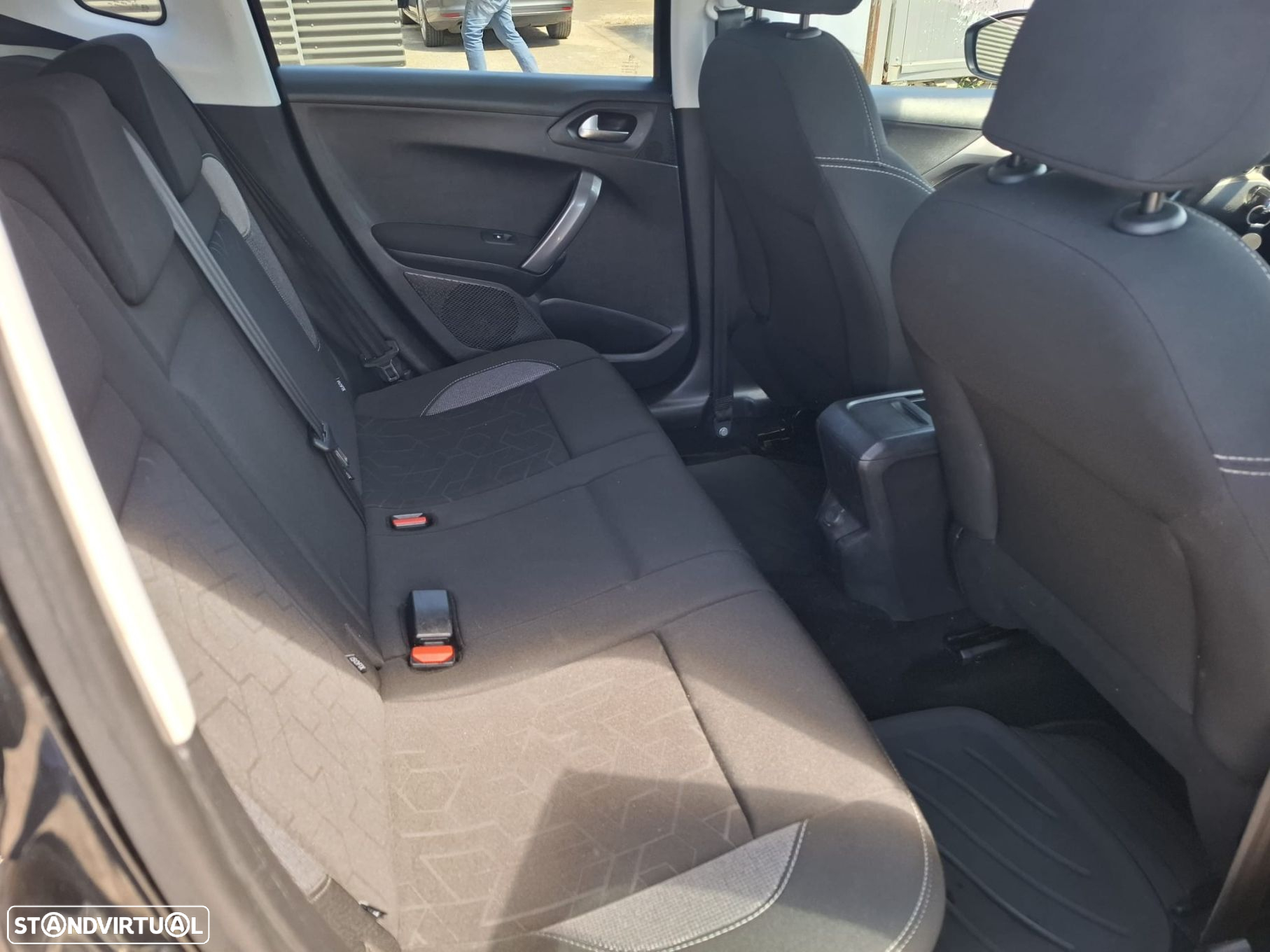 Peugeot 2008 1.2 PureTech Active - 21